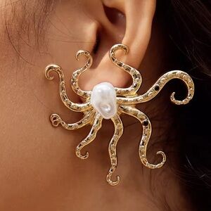 Octopus Pearl Gold Earrings